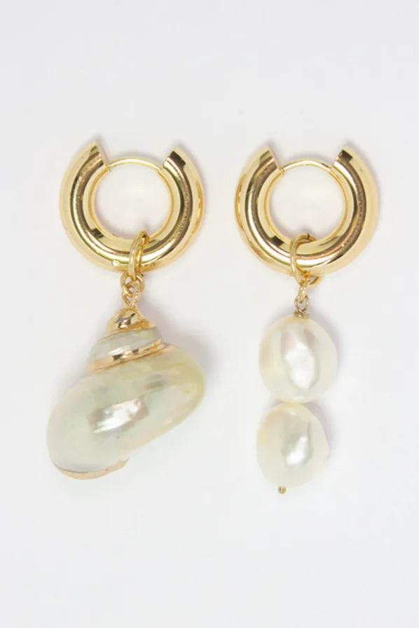Delfina — Gold hoop earrings product view 5