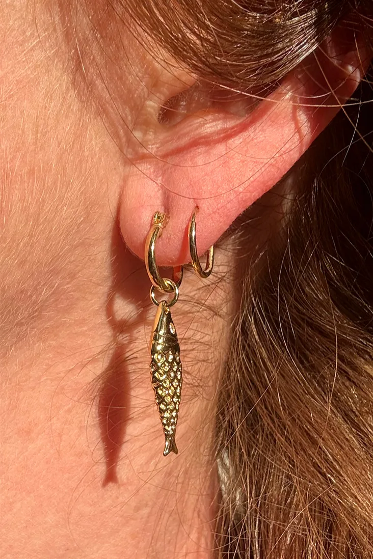 Mini Fishy — Gold hoop earrings product view 4