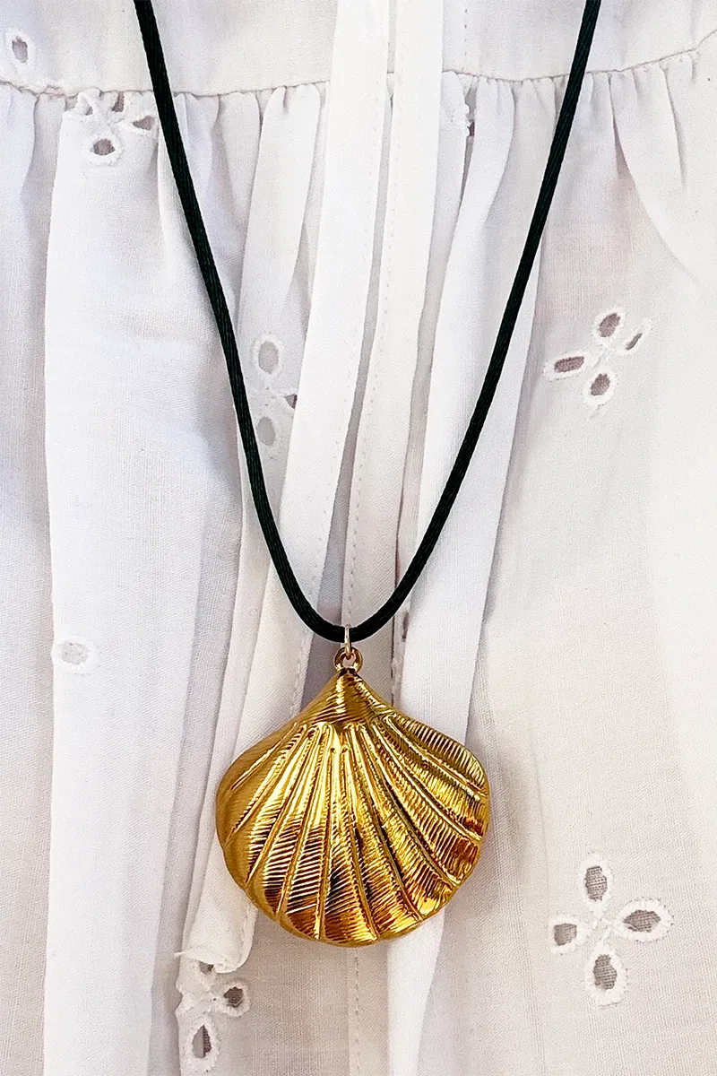 Scallop Shell — Cord Necklace product view 2