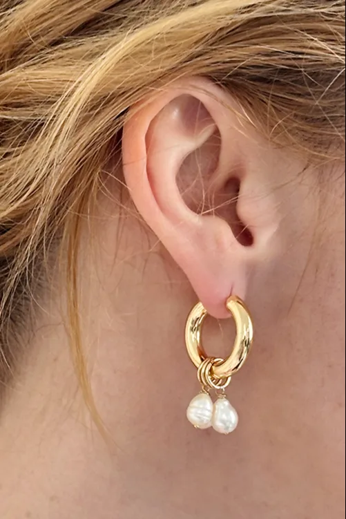 Juno Triple Pearl — Gold hoop earrings product view 2