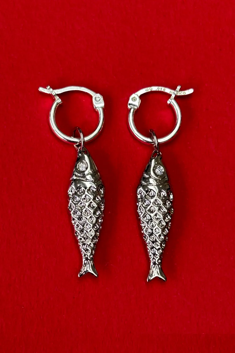 Mini Fishy — Gold hoop earrings product view 3